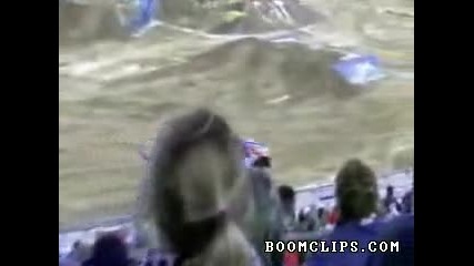 Задно салто с камион чудовище
