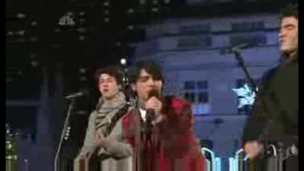 Jonas Brothers - Girl Of My Dreams [на Коледа]