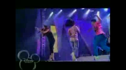 Miley Cyrus live - Breakout