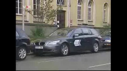 Bmw Може Да Паркира Само