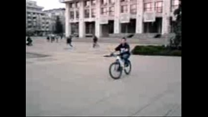 Луди С Колело :)
