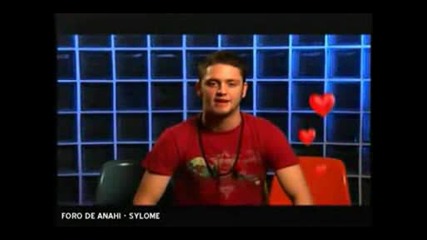 Christopher En Boomerang Te Desea Un Feliz
