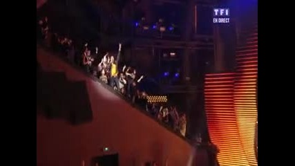 Enrique Iglesias ft. Nadiya - Tired of Being Sorry( Live at Nrj Music Awards 2009) 