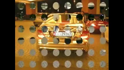 Позлатен Mercedes Amg