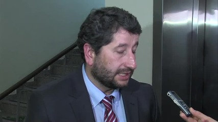 Министър: И до Дядо Мраз щях да пиша писмо