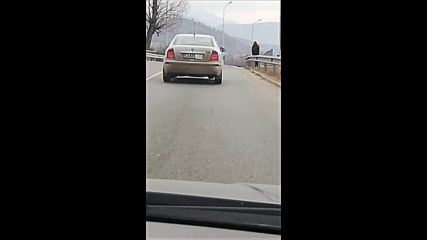 Нагъл шофьор на пътя