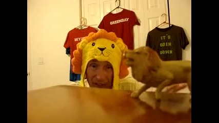 Weird Guy Singing Lion King _