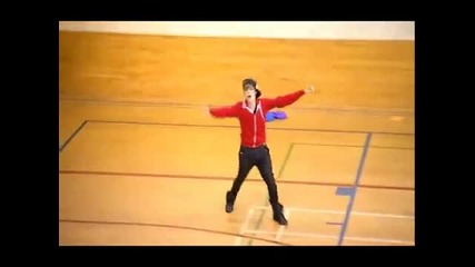 част от филма Never say never - Джъстин губи гласа си