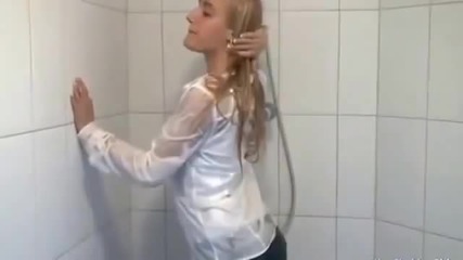 Beauty Girl in Bathroom Wetlook 2014