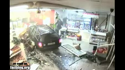 кола се блъсква в магазин fail