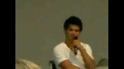 Taylor Lautner talks about steroids..