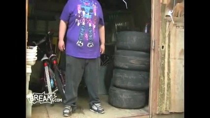 Nut Kick Machine 