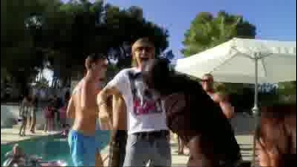 David Guetta - Sexy Bitch (feat. Akon)