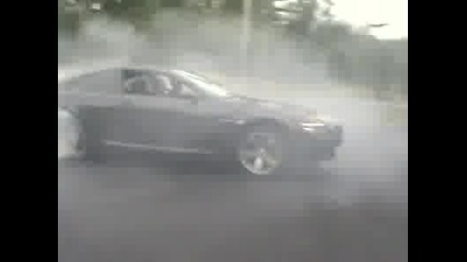 Дете Прави Дрифт С Bmw M6