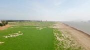 Най-голямото сладководно езеро в Китай пострада от сушата в района (ВИДЕО)