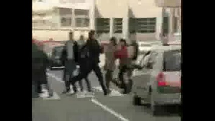 Начин Да Си Влезеш В Колата