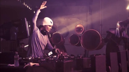 Avicii feat. Audra Mae - Addicted To You