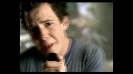 Simple Plan - Addicted (official Video)