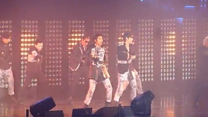 [fancam] Tvxq - Maximum @ Sm Town 2011 World Tour in Paris