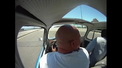 Така върви един мощен Volkswagen Beetle :)