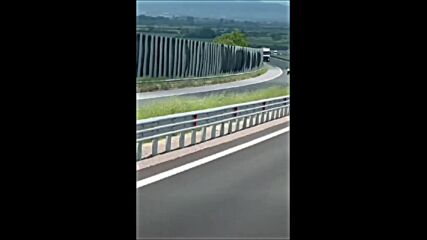 Шофьор се движи в насрещното по магистрала „Тракия“