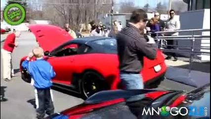 Дете срещу Ferrari 599
