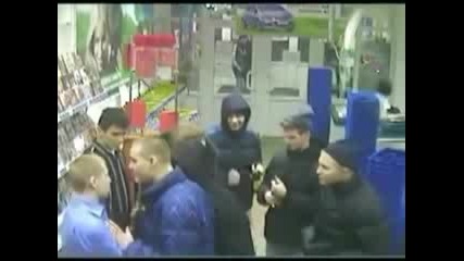 бой в руски супермаркет
