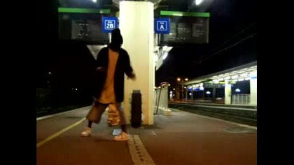 M.x.d Crip Walk