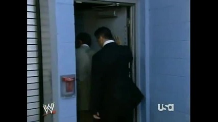 Dx destroys Vince's limousine