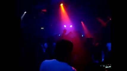 2 Bit Thugs - Tearing Up The Club Dirty Freek Remix Blackout 