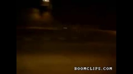Лудак се подиграва с полицай 