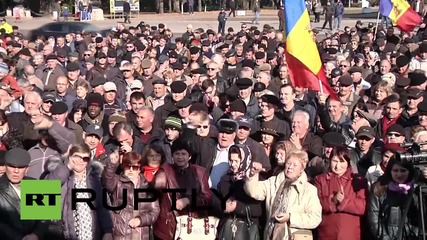 Moldova: Arrest made as protesters collect signatures for presidential vote