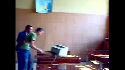 Лудият Киро