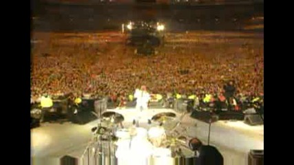 Guns N` Roses & Queen - We Will Rock You (live)