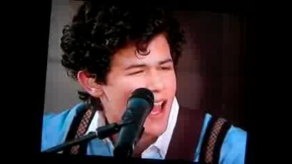 Jonas Brothers Performing Lovebug