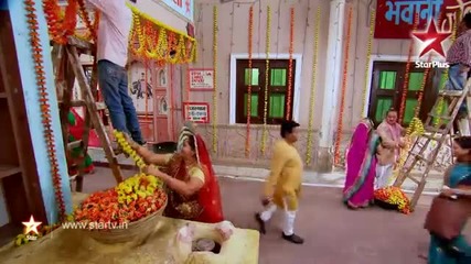 Diya Aur Baati Hum - 11th December 2014 Ep 913