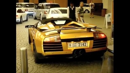 Позлатено Murcielago Roadster в Dubai 