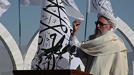 Afghanistan: Taliban hoist giant flag in Wazir Akbar Khan