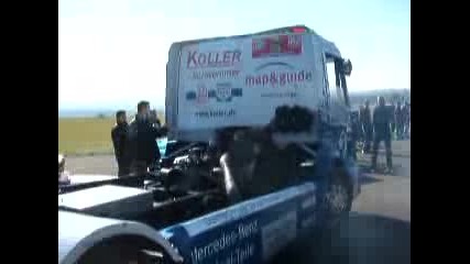 Race Truck Start - Up
