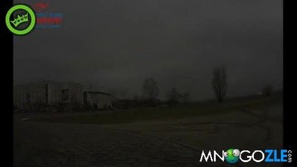 Жена се учи да кара !!!
