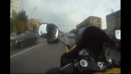 Откачен руснак в трафик, с мотор... (ей тоя е пич!)