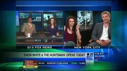 Kristen and Chris Hemsworth- Fox13