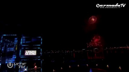 Armin van Buuren @ Ultra Music Festival Miami playing In And Out Of Love vs Raw Deal (avb Mashup)