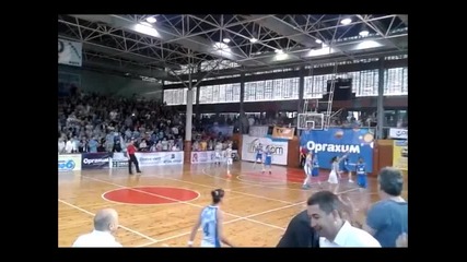 Шестият играч