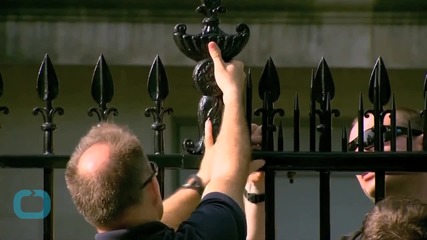 Secret Service Plans to Adorn White House Fence With Spiked Points