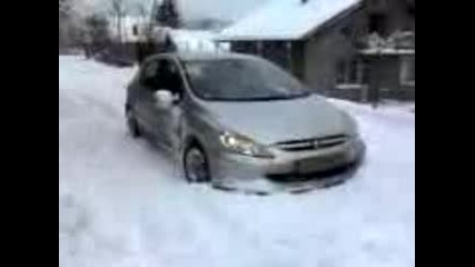 Peugeot 307 Затънало В Сняг