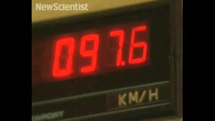 clever three wheeler takes corners at full tilt