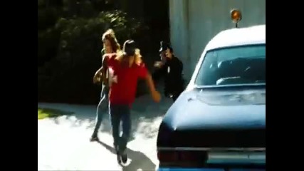 Скеитъри се ебават с полицаи