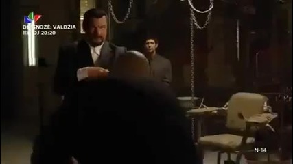 Бойна сцена от филма Наказателен отряд (2013)