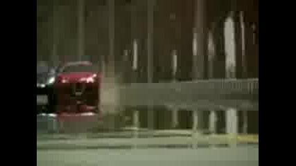 Mclaren F1 vs. Bugatti Veyron 16.4 drag race a